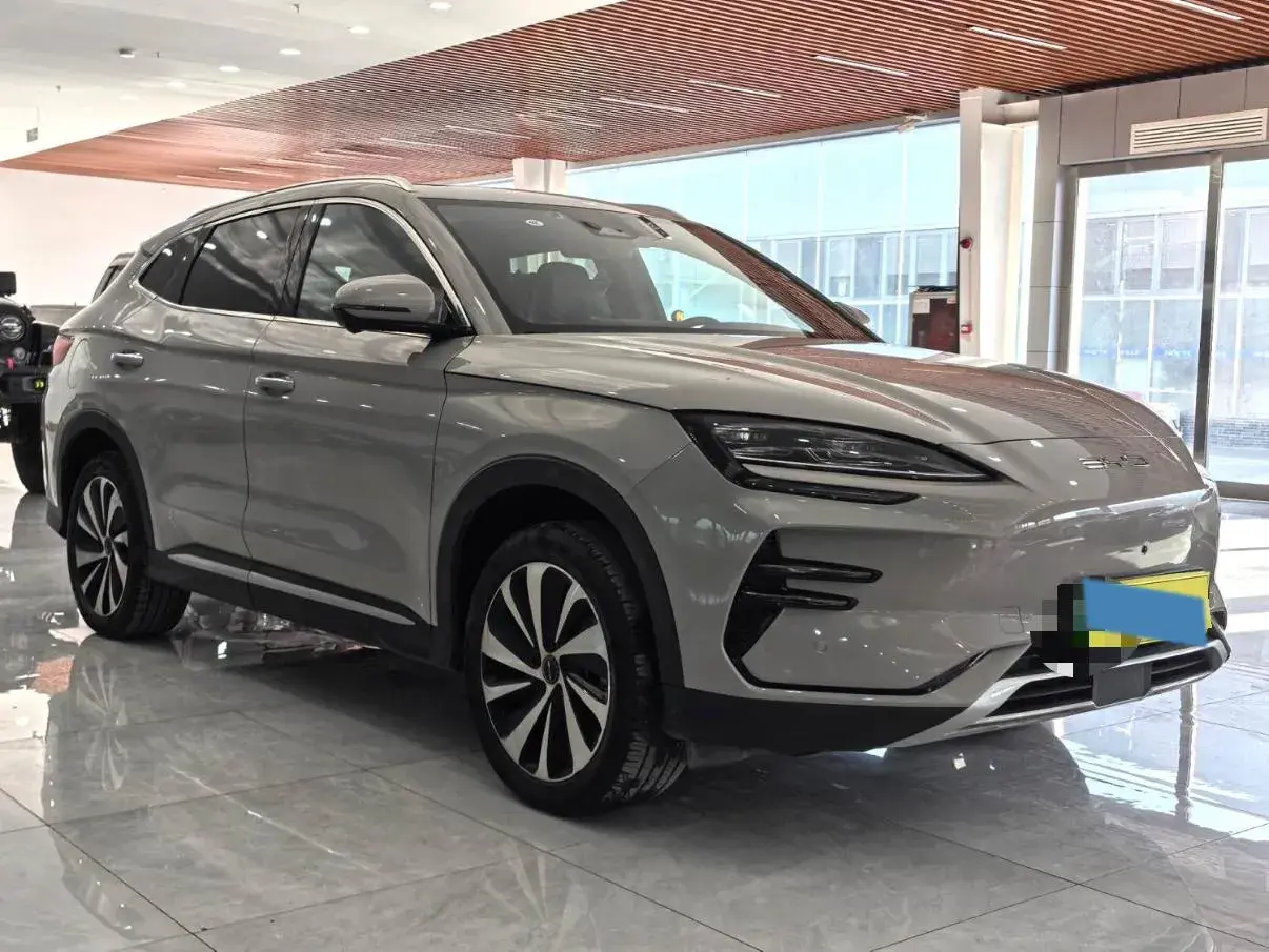 2023 BYD SONG thumbnail 3