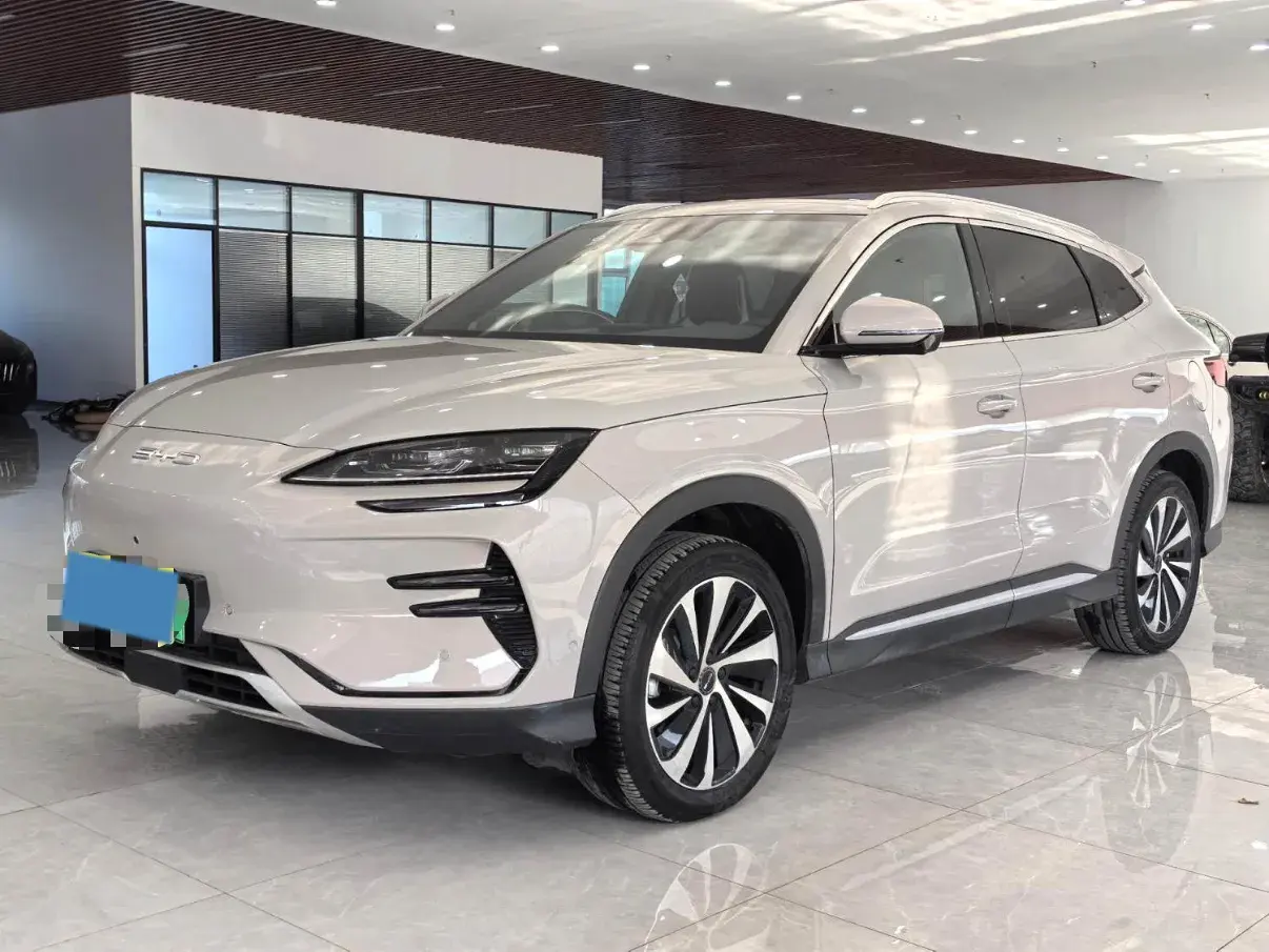 2023 BYD SONG view 1