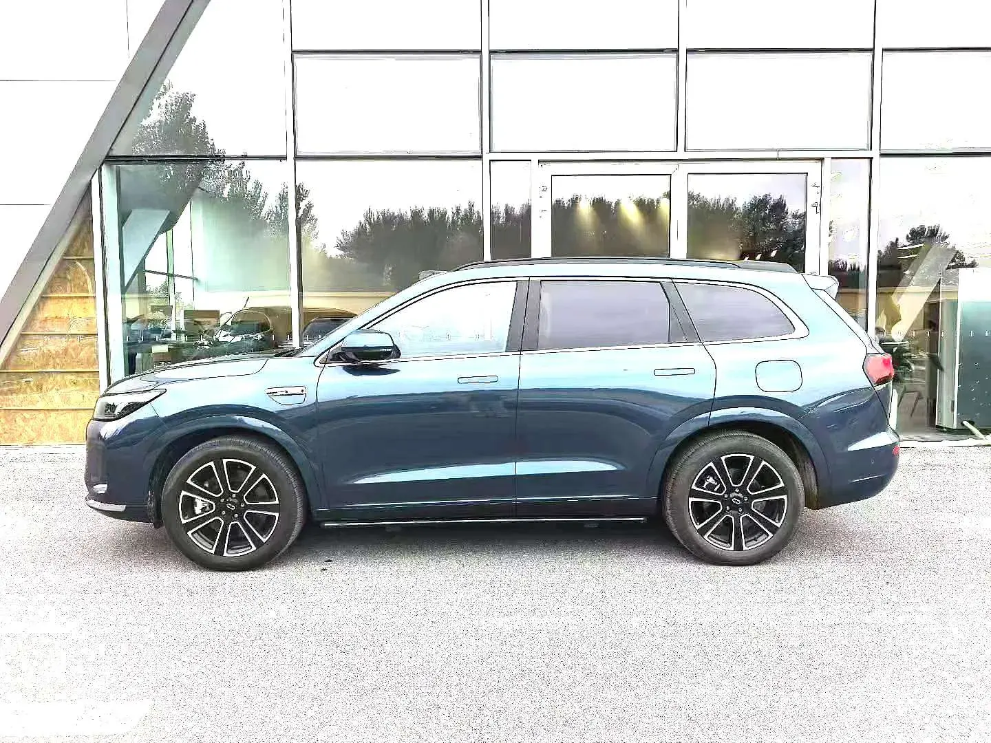 2024 AITO AITO thumbnail 3