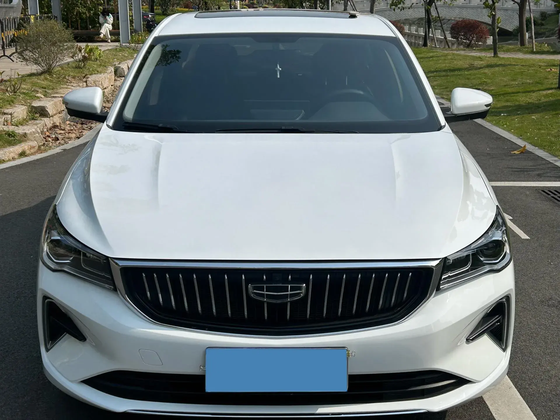 2023 GEELY EMGRAND thumbnail 2