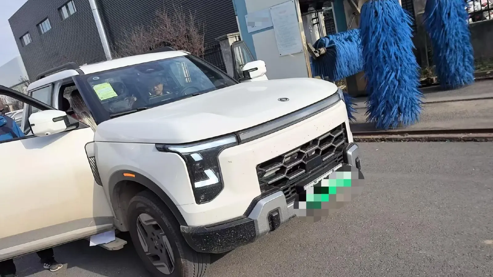 2025 Dongfeng Z9 GE PHEV 1.5T 147HP L4 4DHT PHEV,autocango,china used car exporter,china ev exporter,chinese used car exporter,chinese used ev exporter