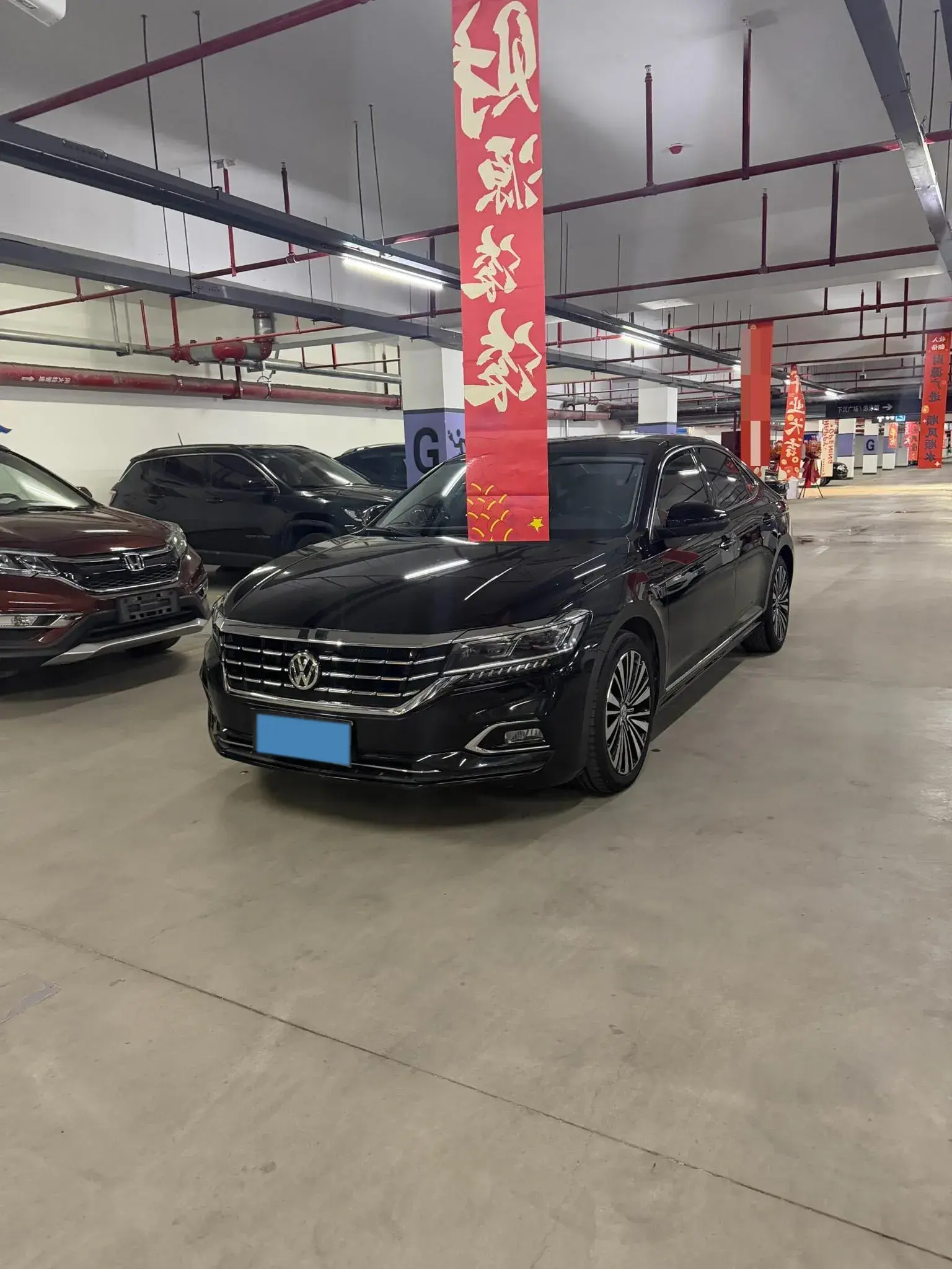 2019 VOLKSWAGEN PASSAT view 1