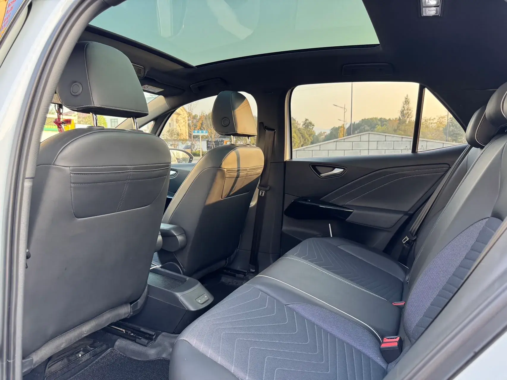 2023 VOLKSWAGEN ID.3 thumbnail 3