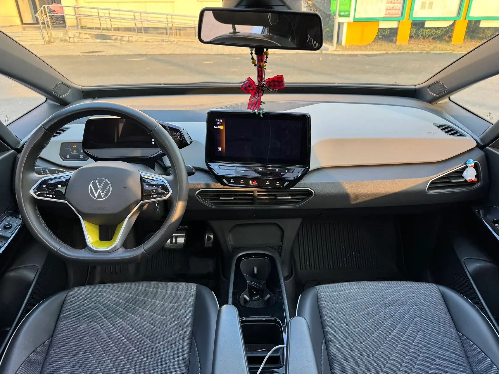 2023 VOLKSWAGEN ID.3 thumbnail 4