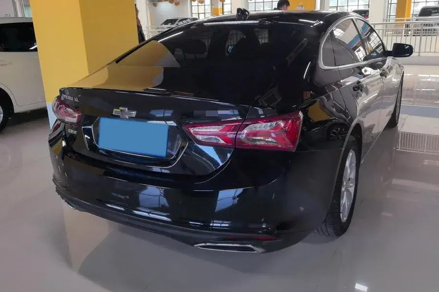 2020 CHEVROLET MALIBU thumbnail 2