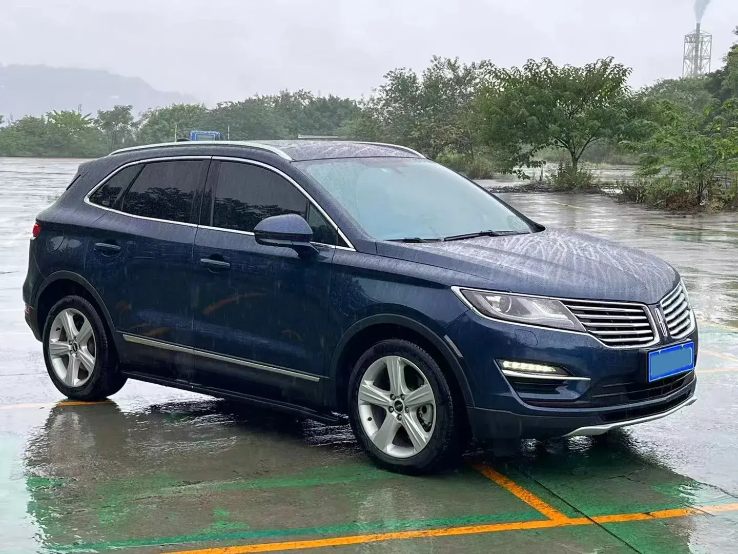 2017 LINCOLN MKC thumbnail 3