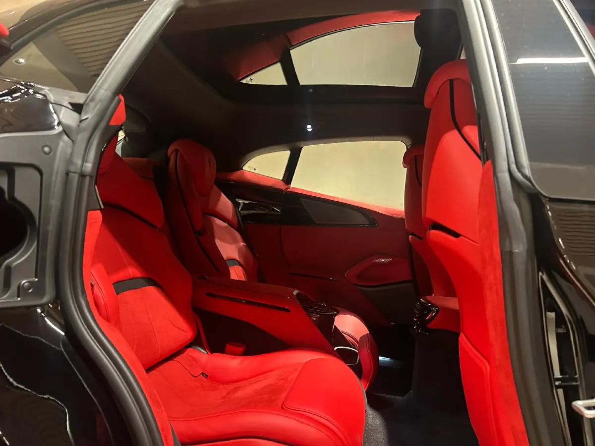 2023 Ferrari Purosangue 6.5L 725HP V12 8DCT,autocango,china used car exporter,china ev exporter,chinese used car exporter,chinese used ev exporter