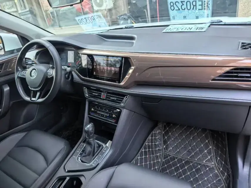 2021 VOLKSWAGEN THARU thumbnail 4