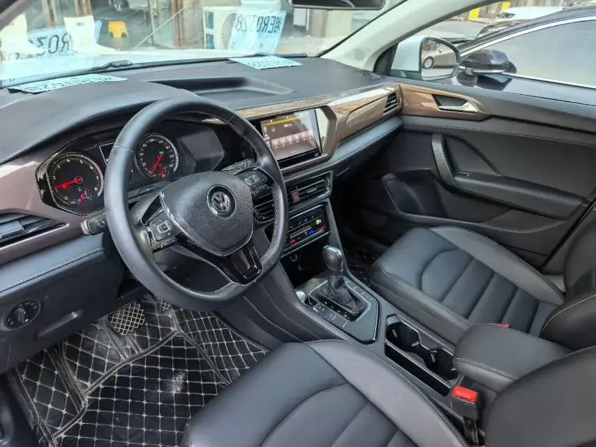 2021 VOLKSWAGEN THARU thumbnail 3