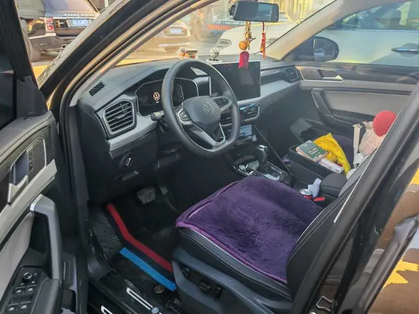 2023 VOLKSWAGEN TAYRON thumbnail 3