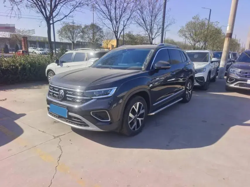 2023 VOLKSWAGEN TAYRON view 1