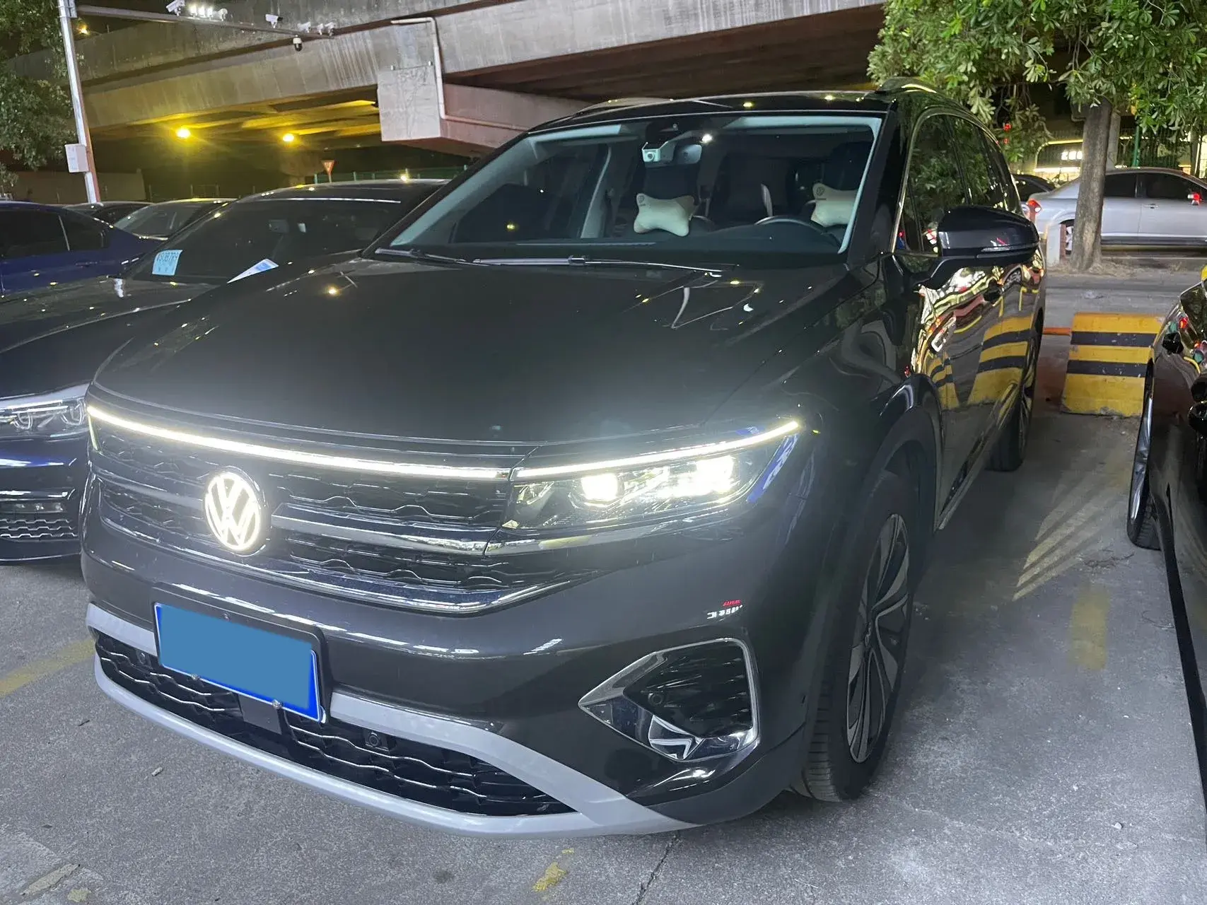 2024 VOLKSWAGEN TALAGON view 1