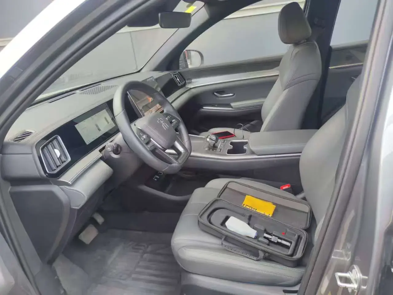 2025 BYD SONG thumbnail 3