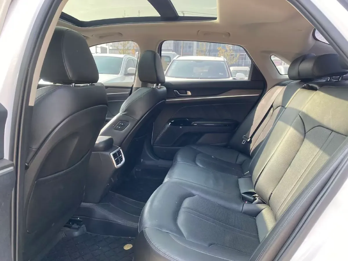 2021 Kia K5 2.0T 240HP L4 8AT,autocango,china used car exporter,china ev exporter,chinese used car exporter,chinese used ev exporter