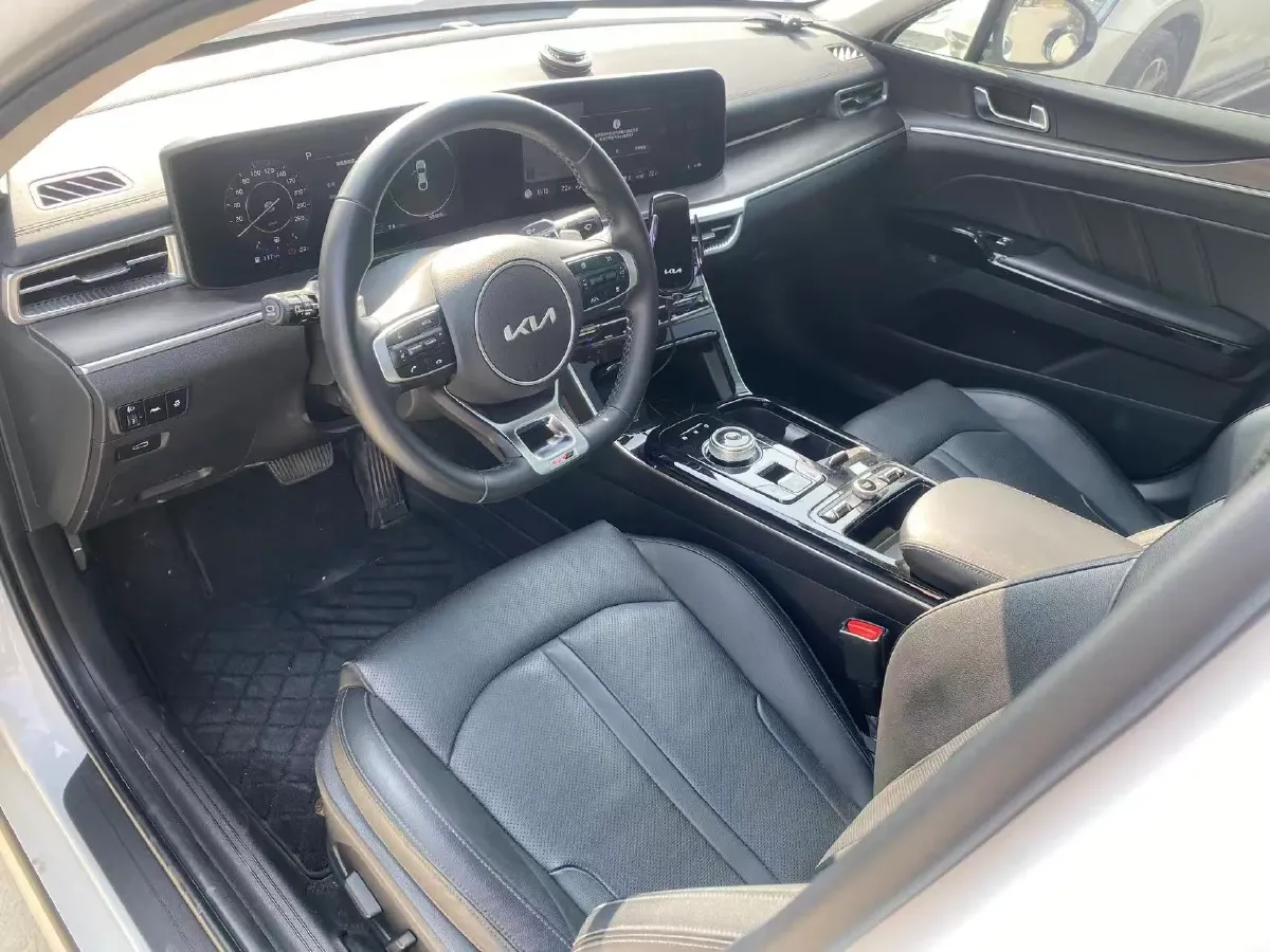 2021 Kia K5 2.0T 240HP L4 8AT,autocango,china used car exporter,china ev exporter,chinese used car exporter,chinese used ev exporter