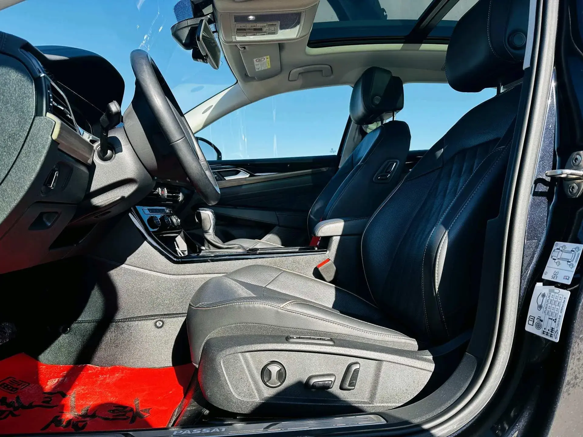 2019 VOLKSWAGEN PASSAT thumbnail 4