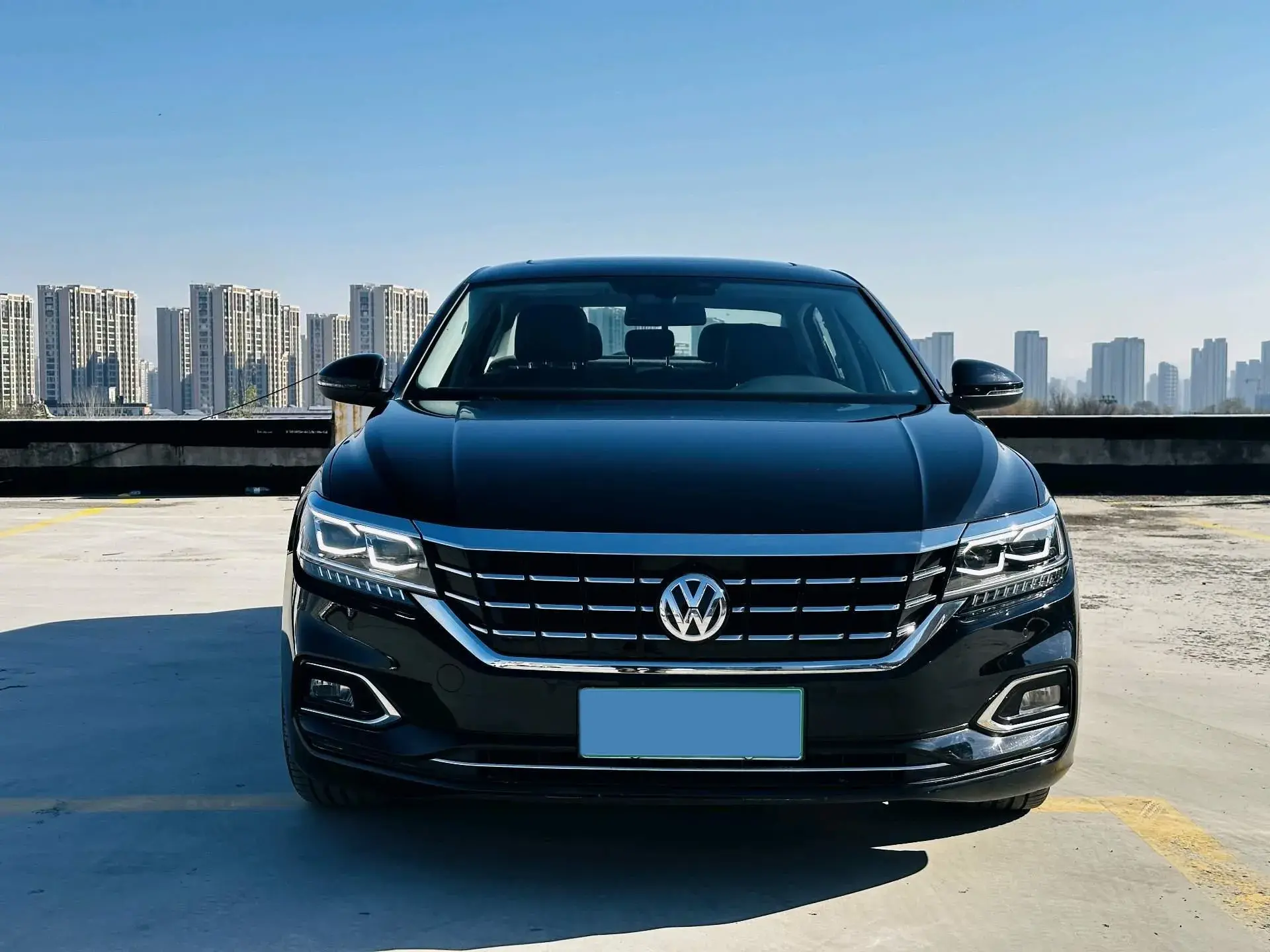 2019 VOLKSWAGEN PASSAT thumbnail 2