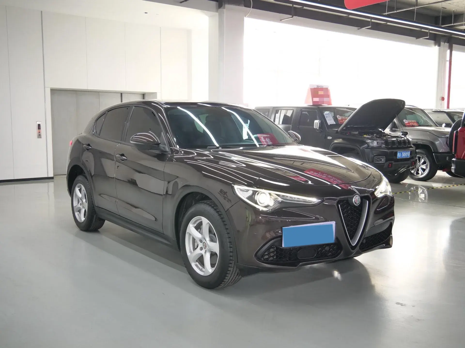 2017 ALFA ROMEO thumbnail 3