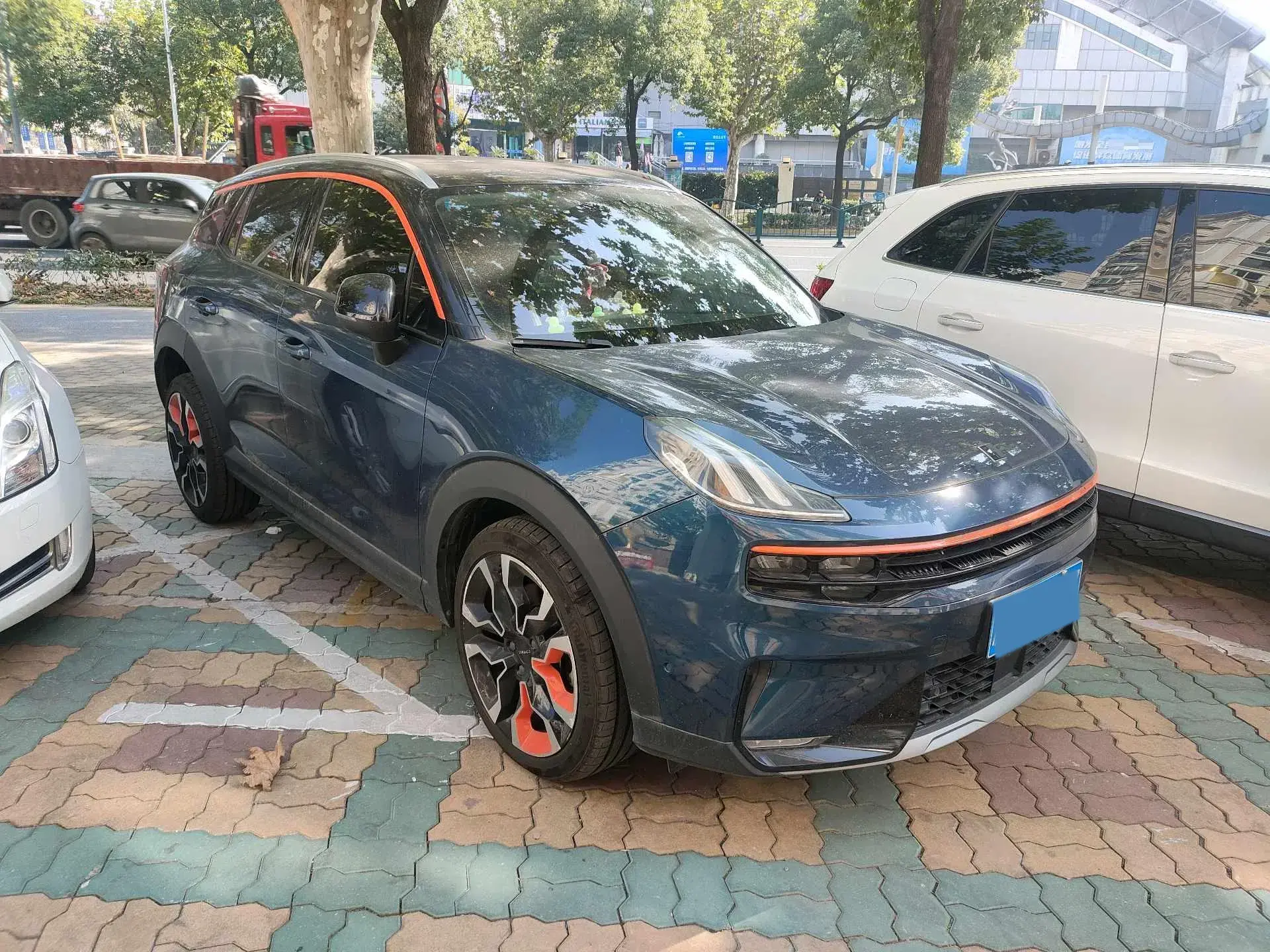 2020 LYNK&CO 06 thumbnail 2