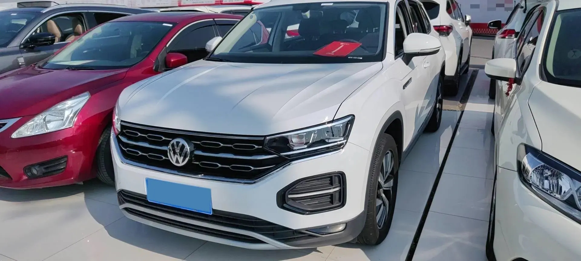 2020 VOLKSWAGEN TAYRON view 1