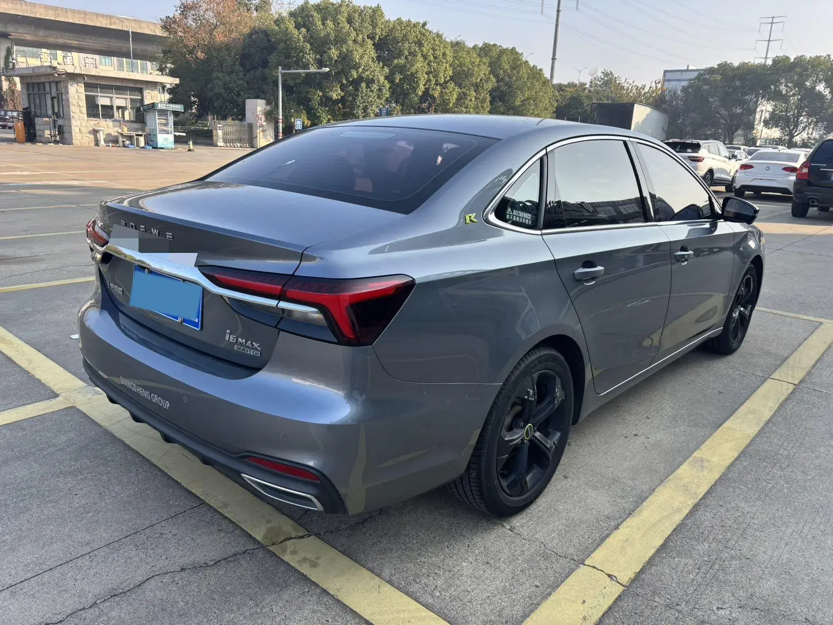 2020 ROEWE I6 thumbnail 3