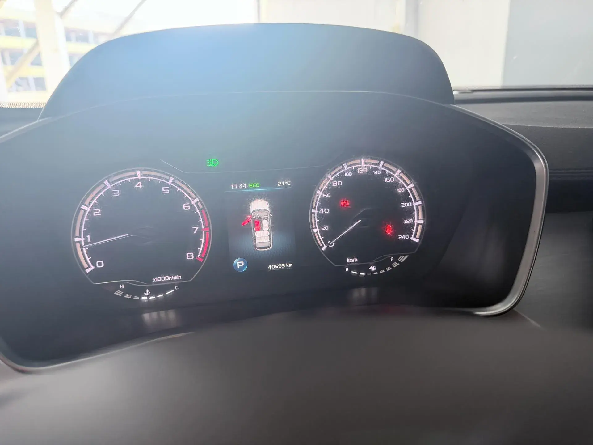 2021 GEELY COOLRAY thumbnail 4