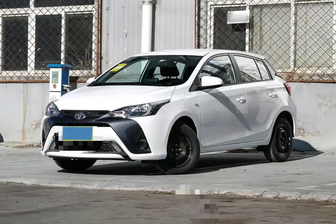 2021 TOYOTA YARIS view 1