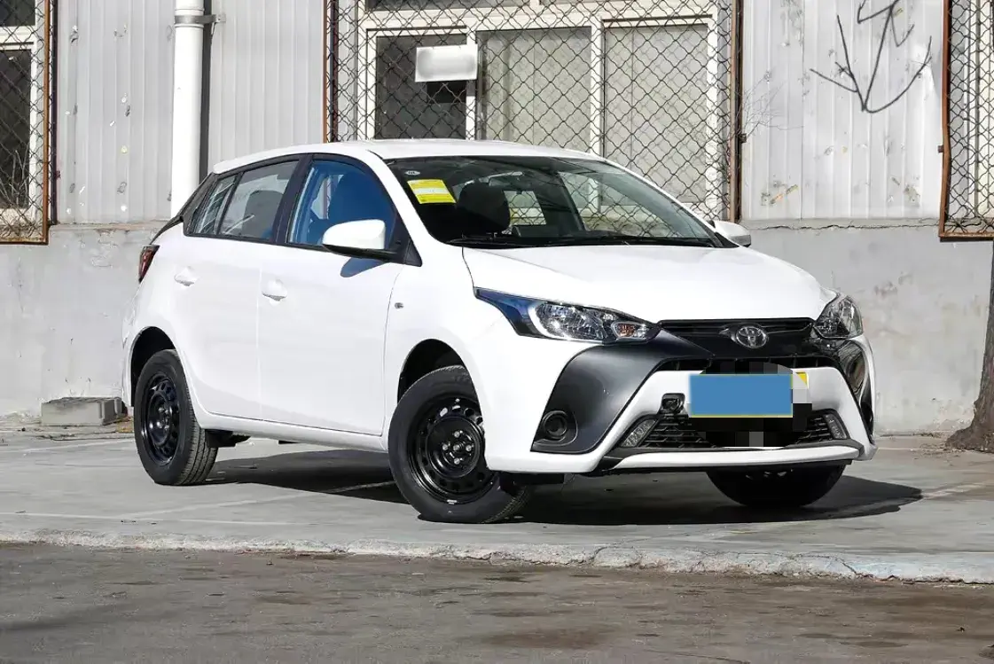 2021 TOYOTA YARIS thumbnail 3