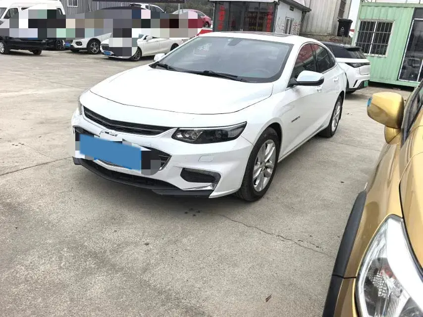 2018 CHEVROLET MALIBU view 1