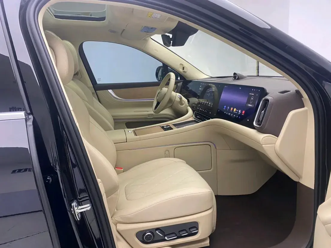 2024 AITO AITO thumbnail 4