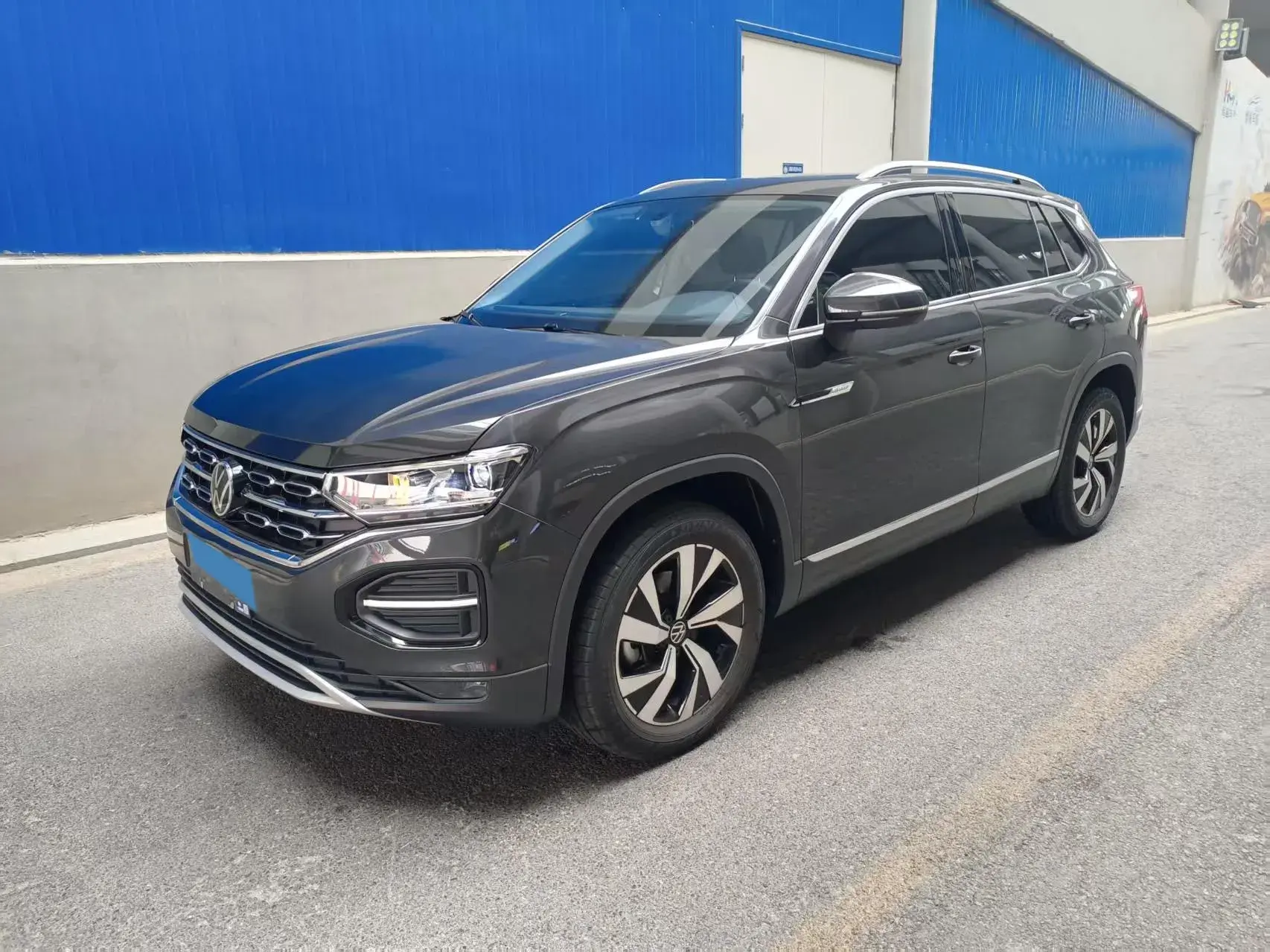 2022 VOLKSWAGEN TAYRON view 1