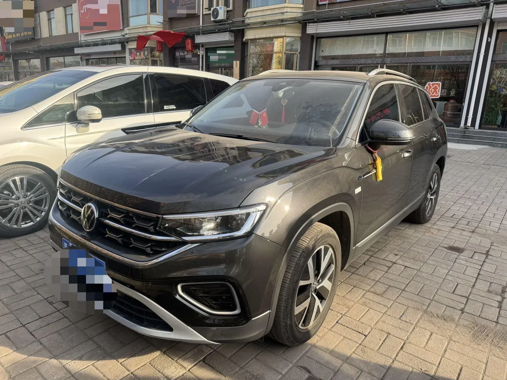 2023 VOLKSWAGEN TAYRON view 1