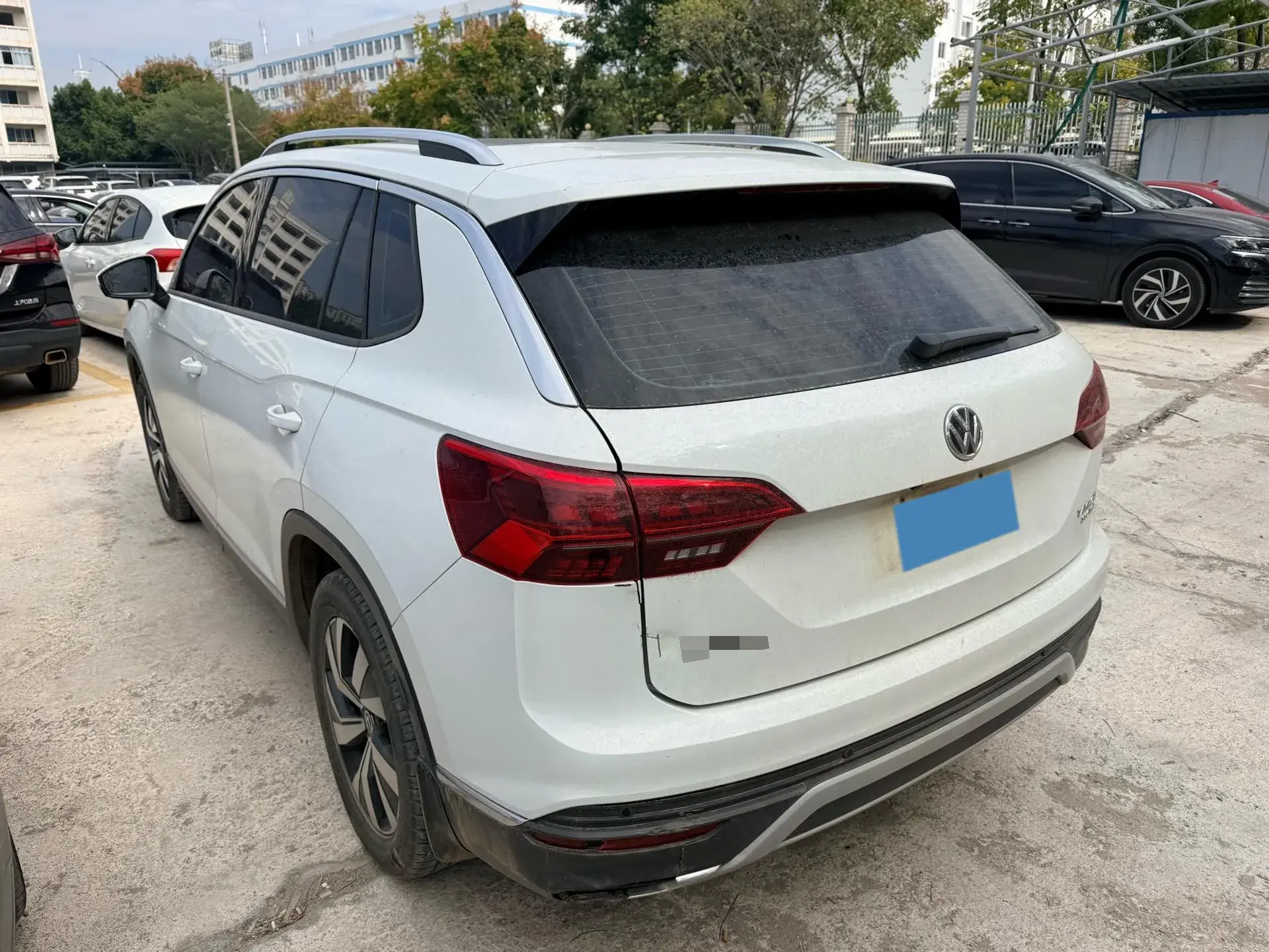 2019 VOLKSWAGEN TAYRON thumbnail 3