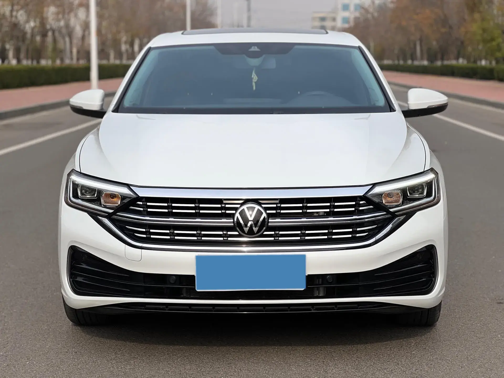 2023 VOLKSWAGEN SAGITAR thumbnail 2