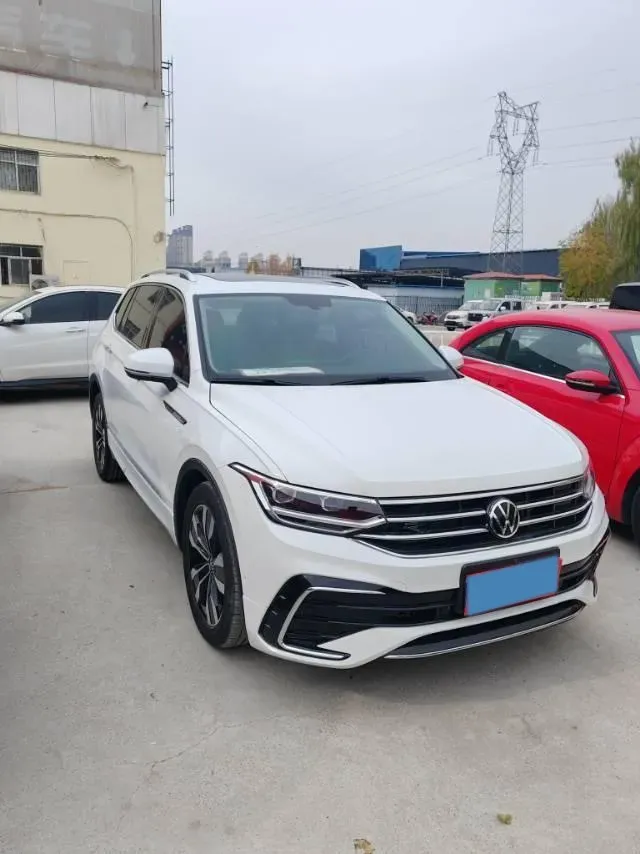 2024 Volkswagen Tiguan L 2.0T 186HP L4 7DCT,autocango,china used car exporter,china ev exporter,chinese used car exporter,chinese used ev exporter