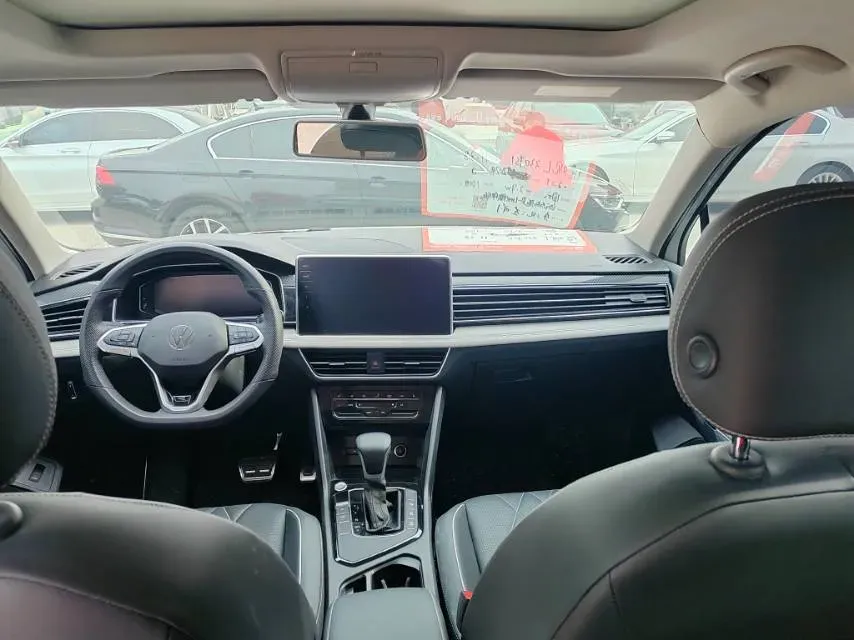 2024 Volkswagen Tiguan L 2.0T 186HP L4 7DCT,autocango,china used car exporter,china ev exporter,chinese used car exporter,chinese used ev exporter