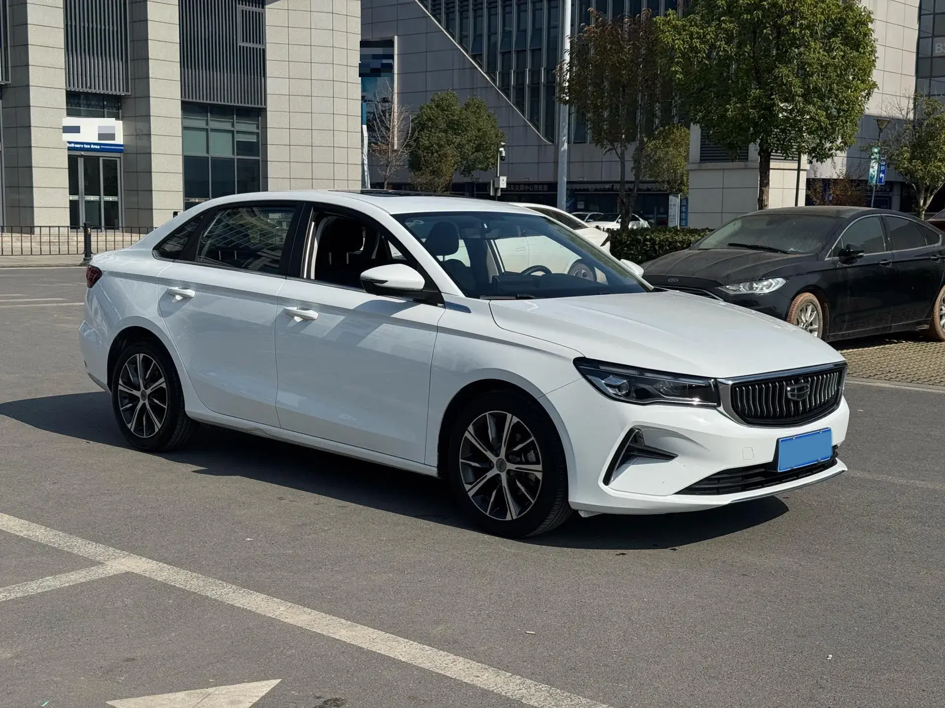 2022 GEELY EMGRAND thumbnail 2