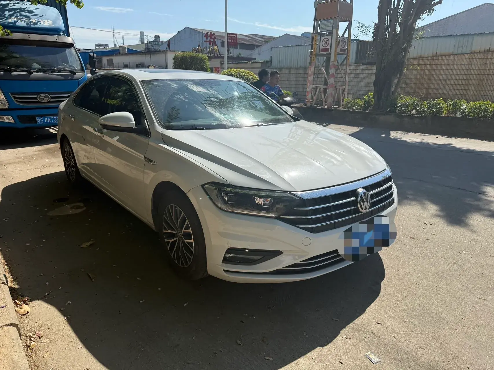 2021 VOLKSWAGEN SAGITAR thumbnail 3