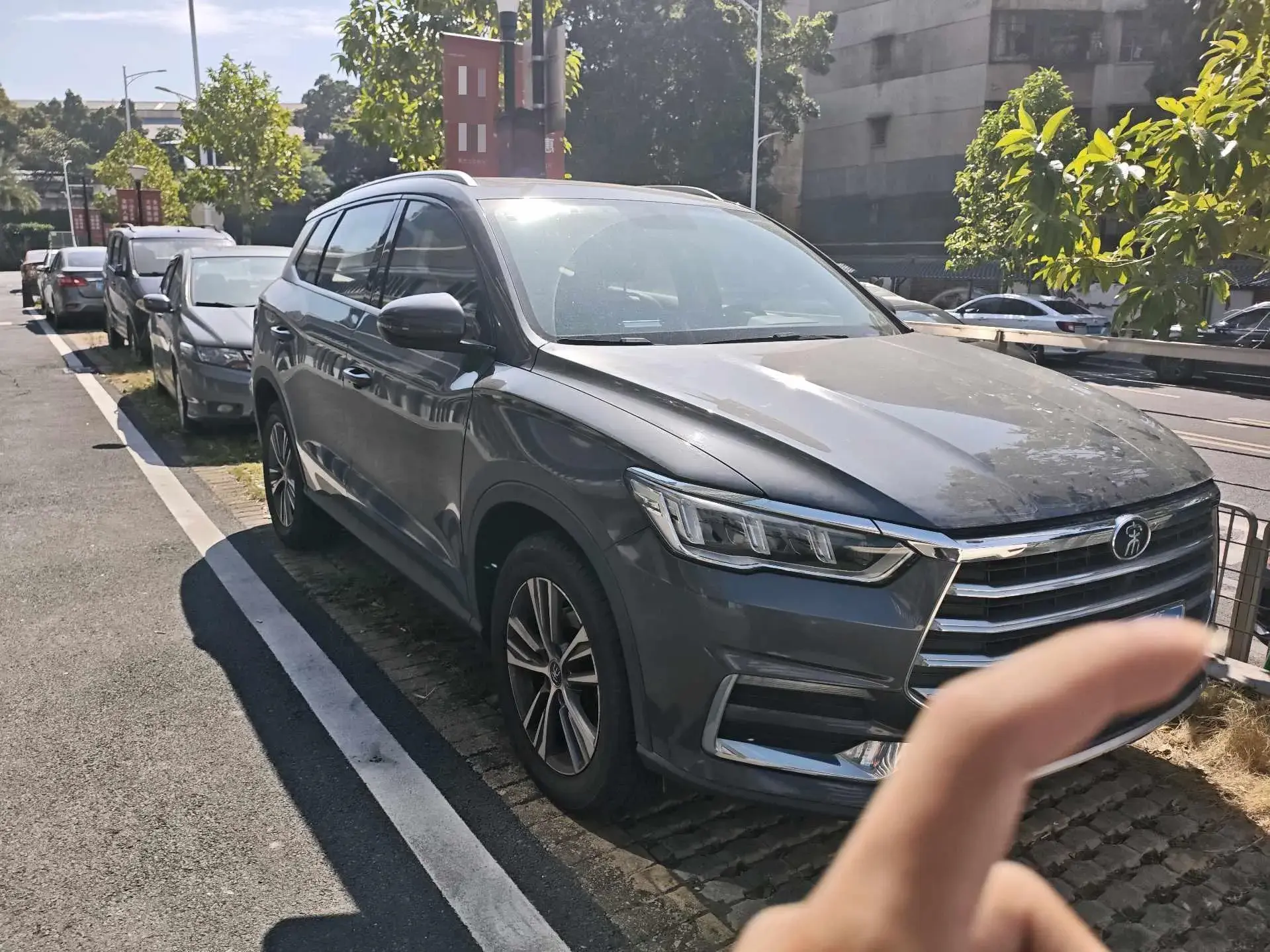 2019 BYD SONG thumbnail 3