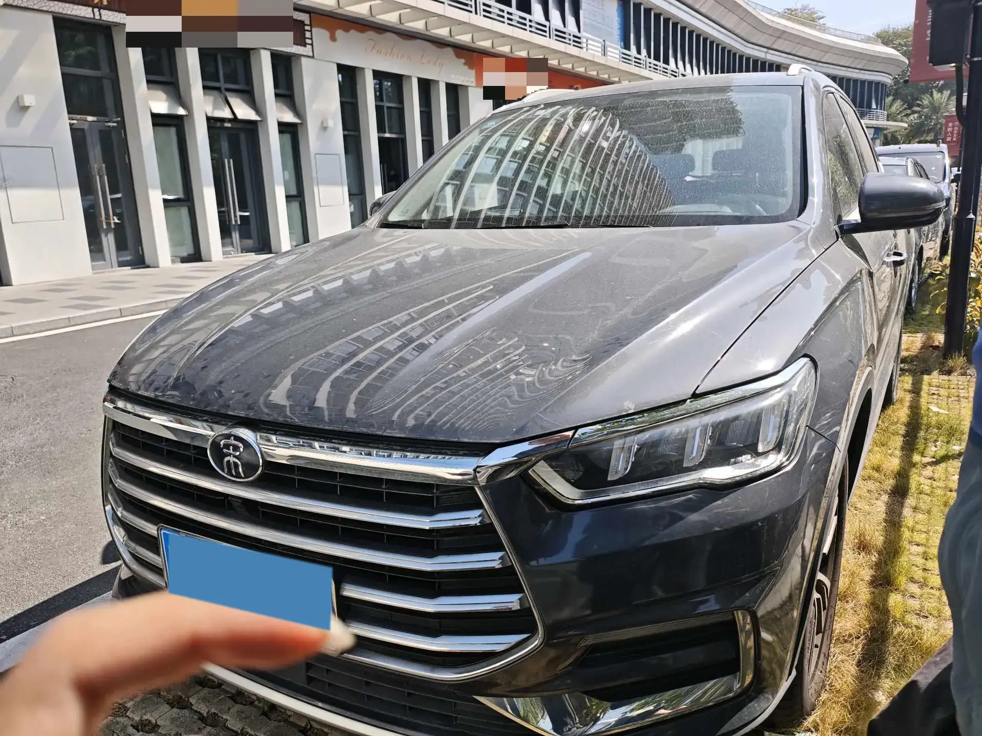 2019 BYD SONG view 1