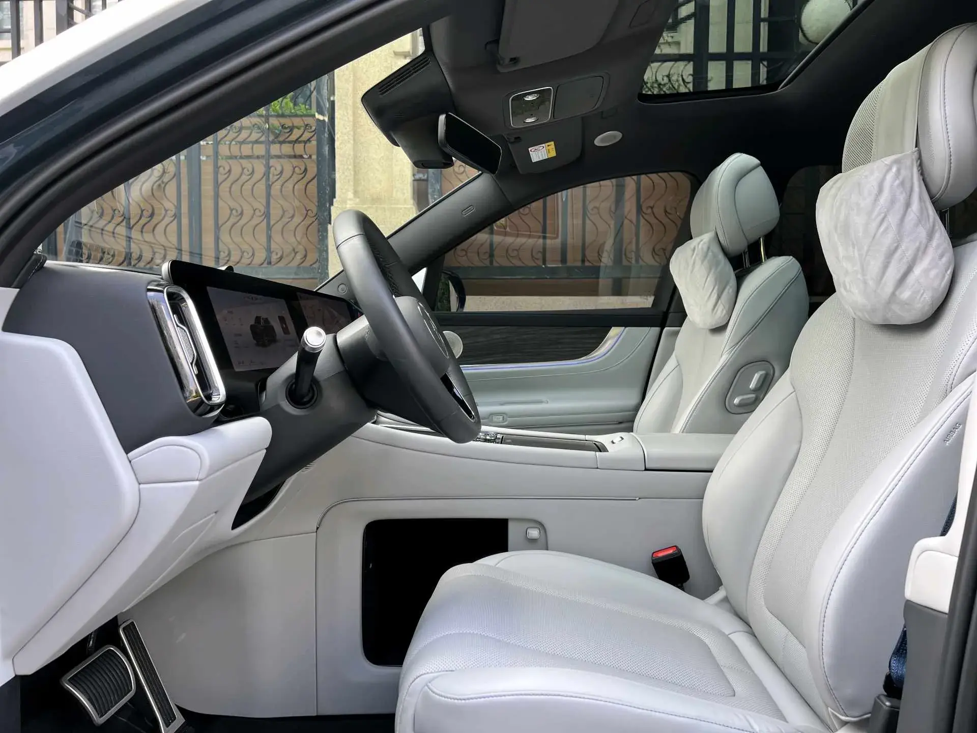 2024 AITO AITO thumbnail 4