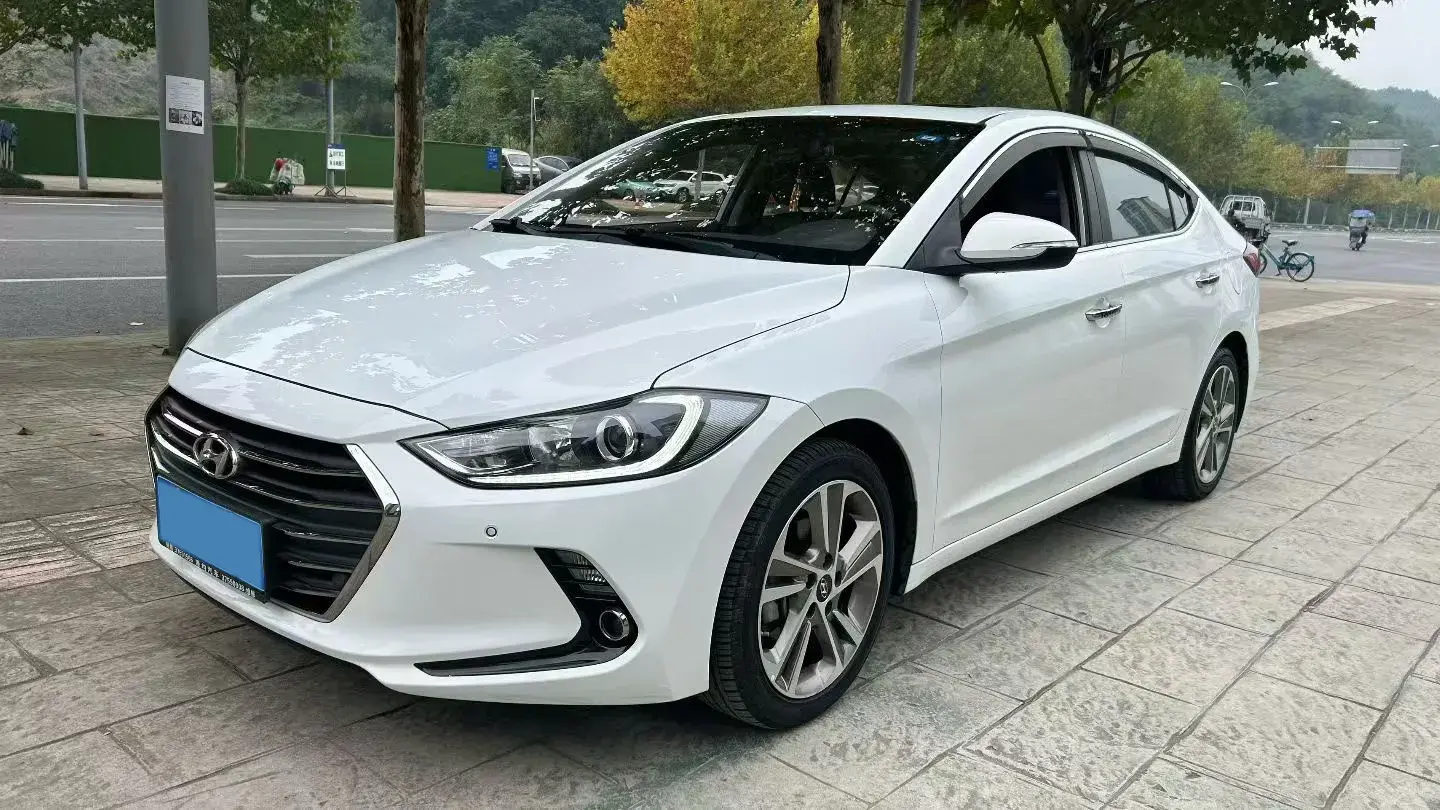 2016 HYUNDAI ELANTRA view 1