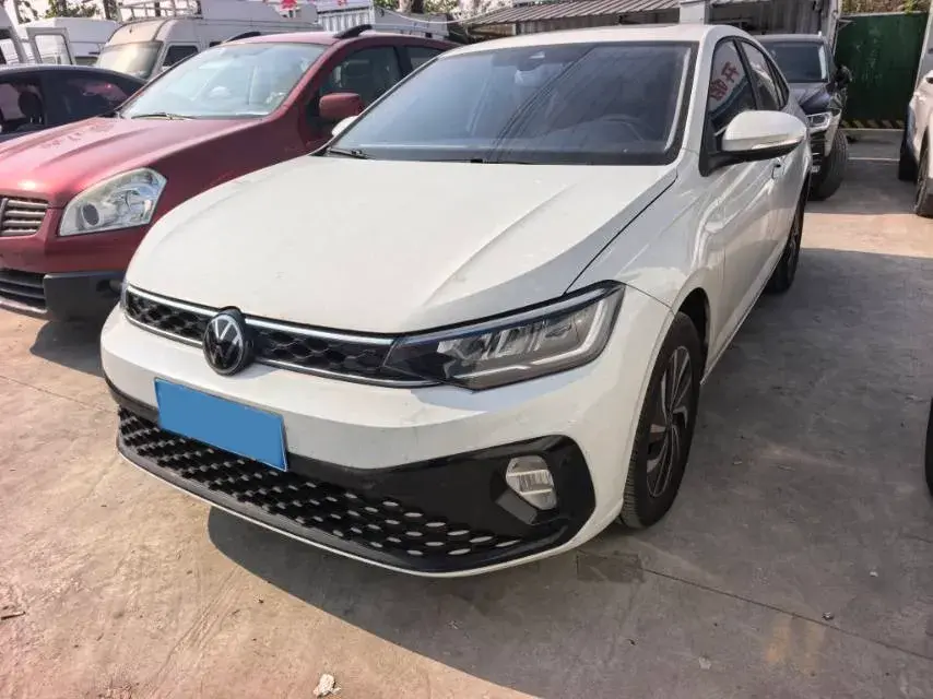 2025 VOLKSWAGEN LAVIDA view 1