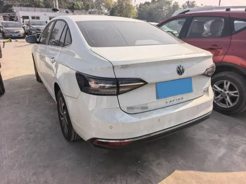 2025 VOLKSWAGEN LAVIDA thumbnail 4