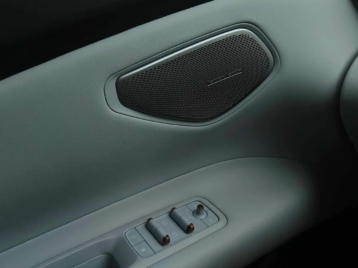 2024 LYNK&CO Z10 BEV 95KWH,autocango,china used car exporter,china ev exporter,chinese used car exporter,chinese used ev exporter