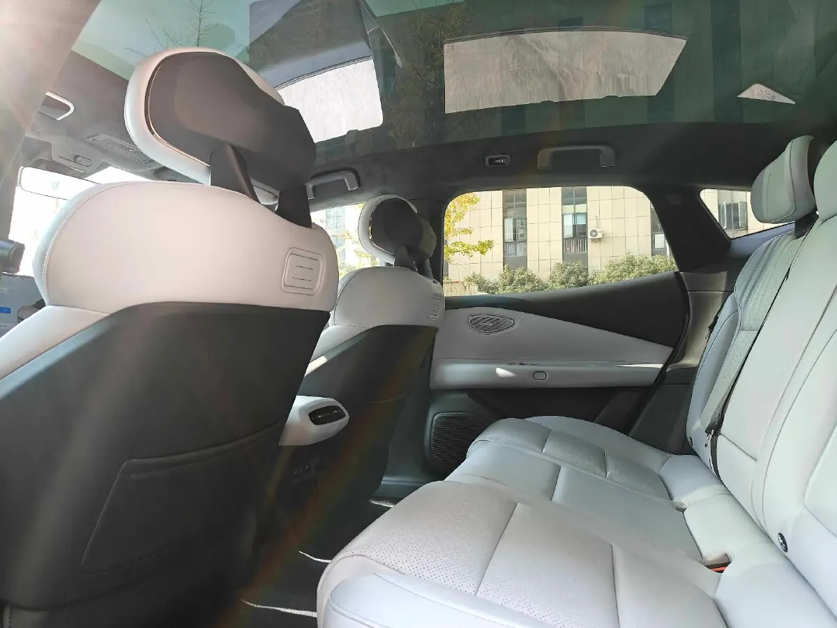 2024 LYNK&CO Z10 BEV 95KWH,autocango,china used car exporter,china ev exporter,chinese used car exporter,chinese used ev exporter