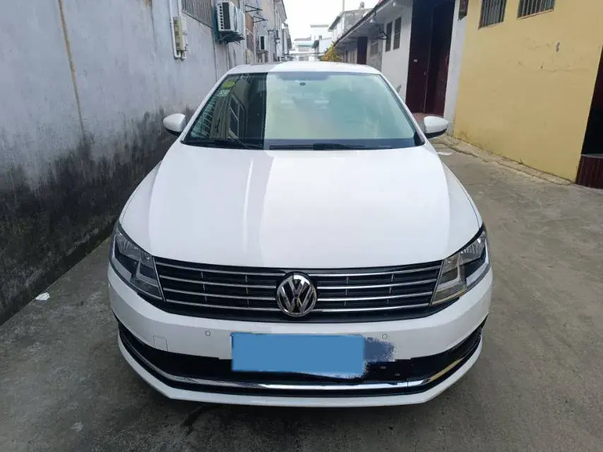 2017 VOLKSWAGEN LAVIDA thumbnail 2