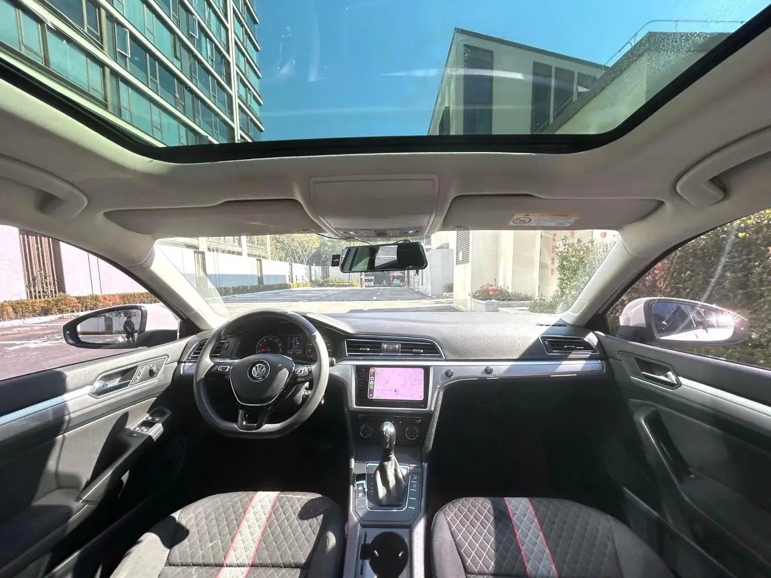 2021 VOLKSWAGEN LAMANDO thumbnail 4