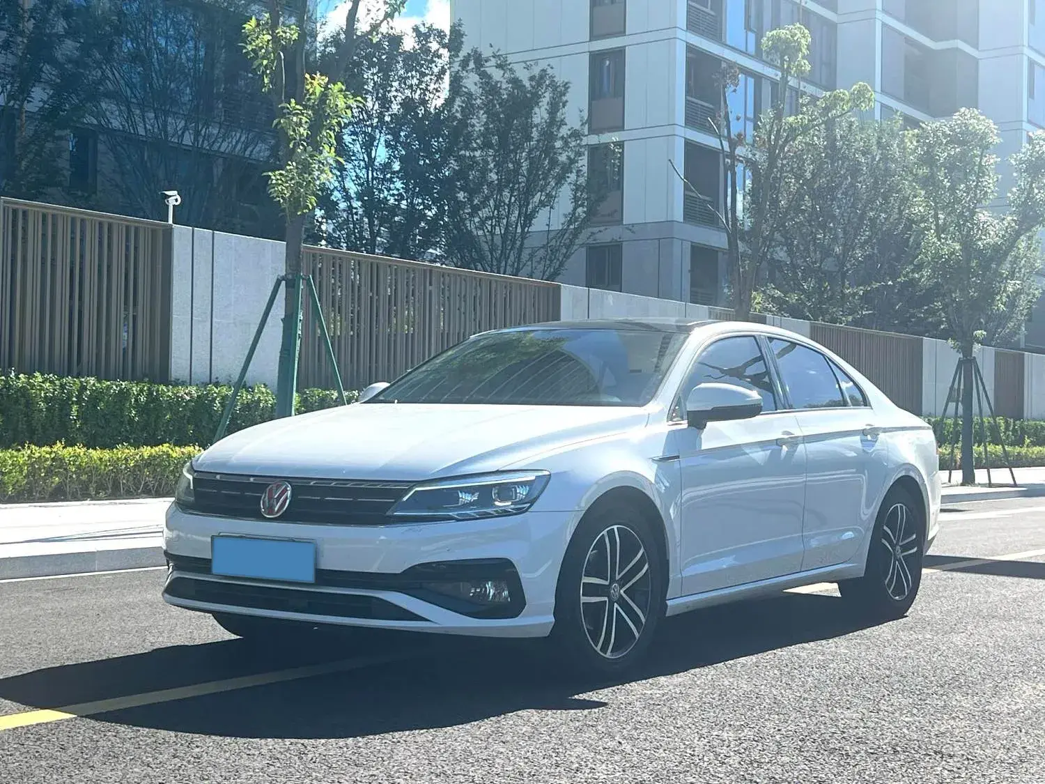 2021 VOLKSWAGEN LAMANDO view 1