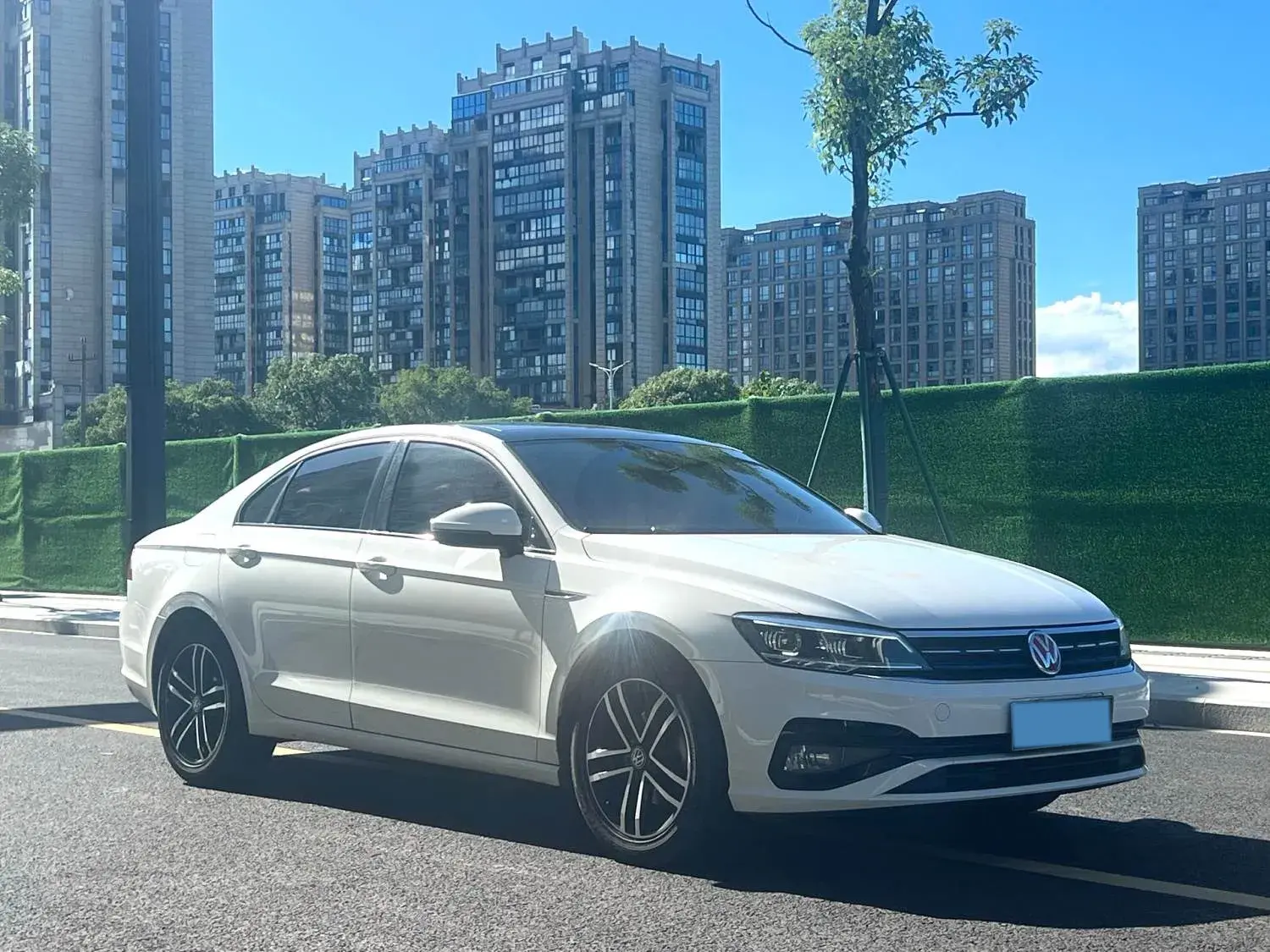 2021 VOLKSWAGEN LAMANDO thumbnail 3